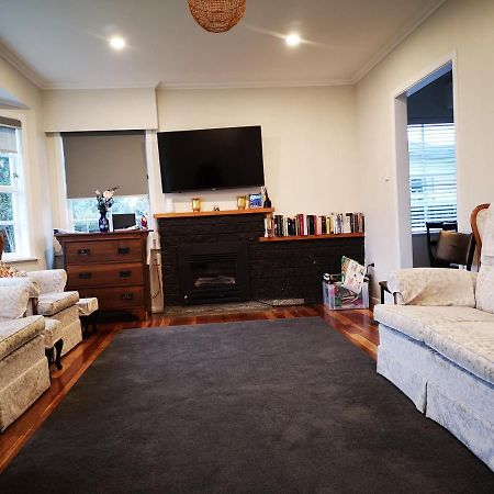 Cheerful 4 Bedroom Holiday Home  Rotorua Buitenkant foto