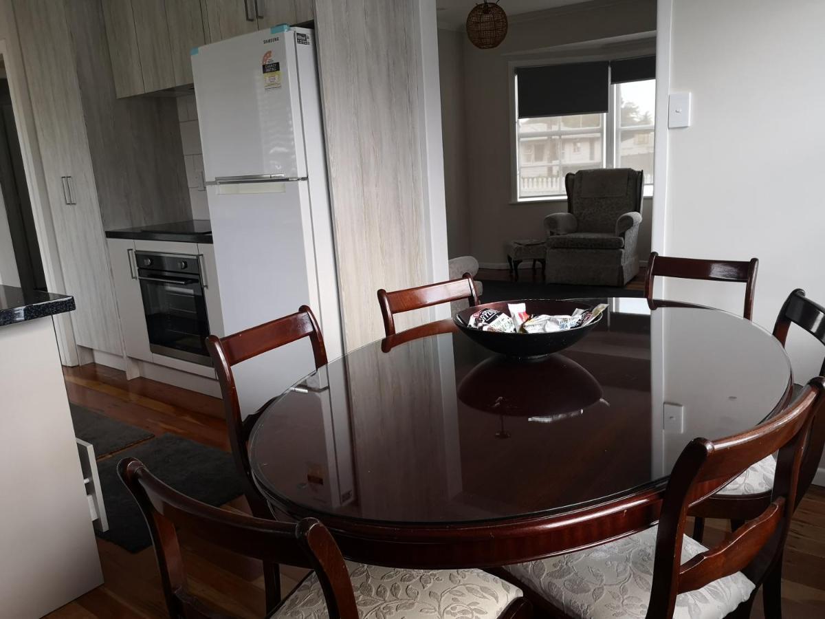 Cheerful 4 Bedroom Holiday Home  Rotorua Buitenkant foto