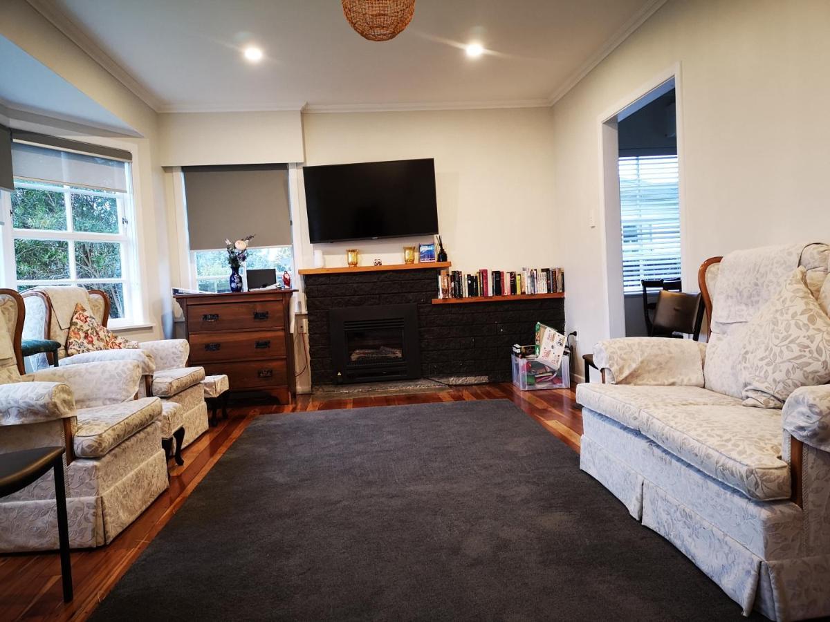 Cheerful 4 Bedroom Holiday Home  Rotorua Buitenkant foto