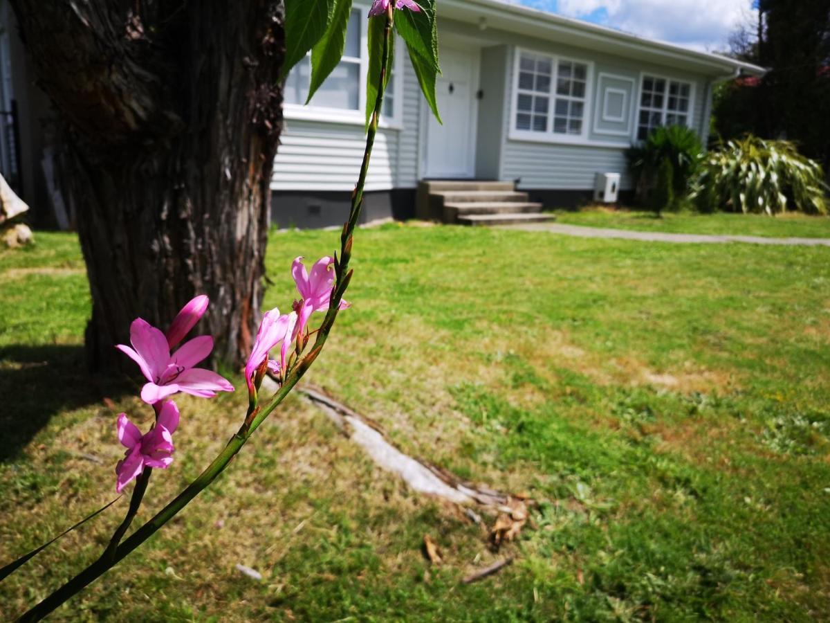 Cheerful 4 Bedroom Holiday Home  Rotorua Buitenkant foto
